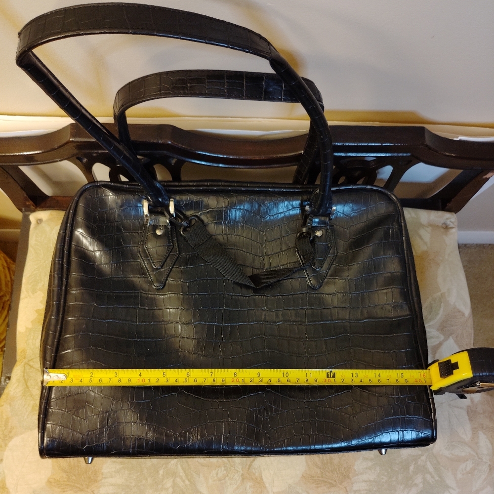 MobileEdge Black Leather Laptop Bag with Crocodile Texture - Picture 15 of 15